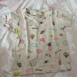 Soft gallery girls t shirt, size 2, like new.